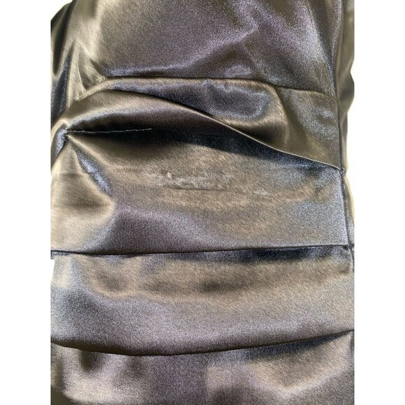 Black Satin Sleeveless Knee-Length Dress With Pleated Waist And Square Neckline - Picture 3 of 7